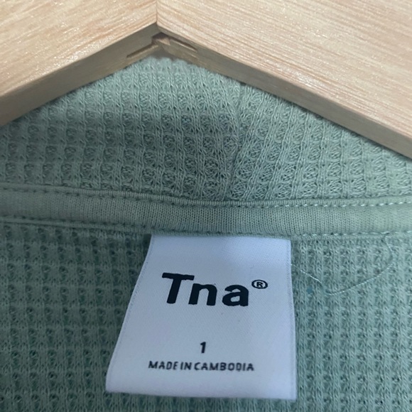 Aritzia hoodie size 1 - Picture 2 of 2